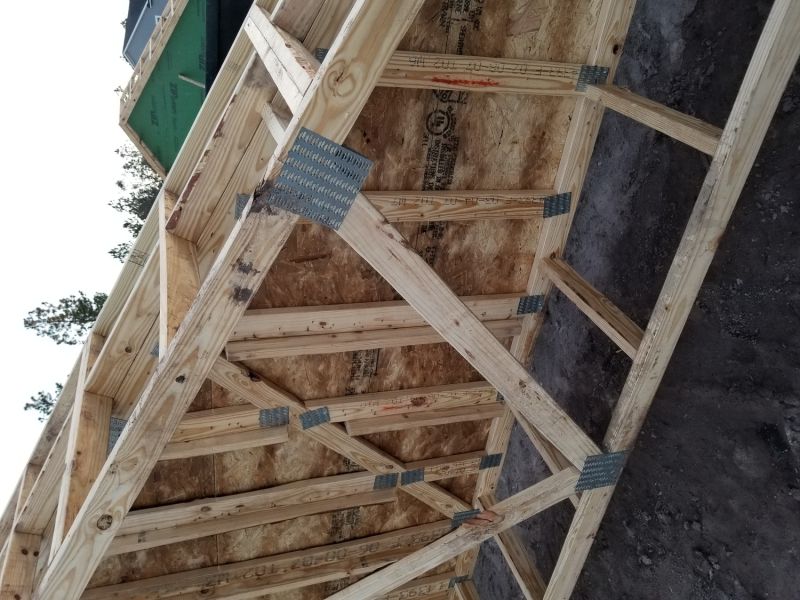 Roof Trusses Installation in Conroe, TX